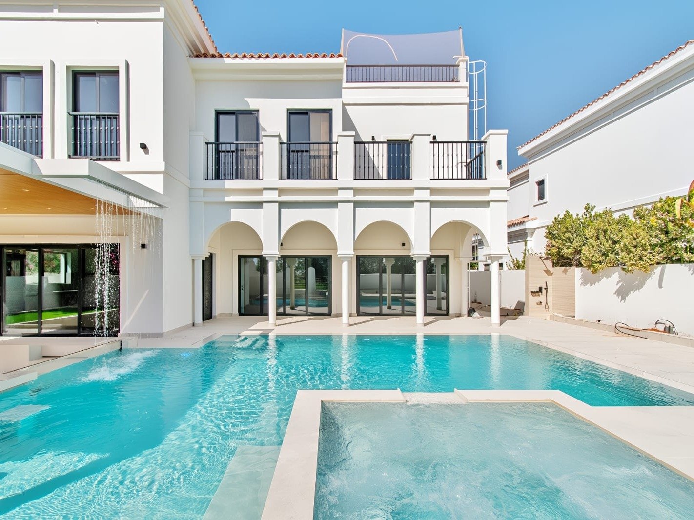 4 BHK Villa for sale in Ponderosa (AED 10,995,000)